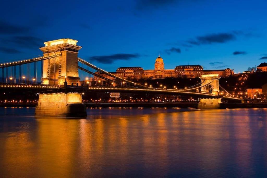 Luxury Apartment In The City Center With Parking Budapest Kültér fotó